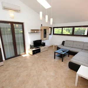 https://apartament-vv.pula-hotels.org