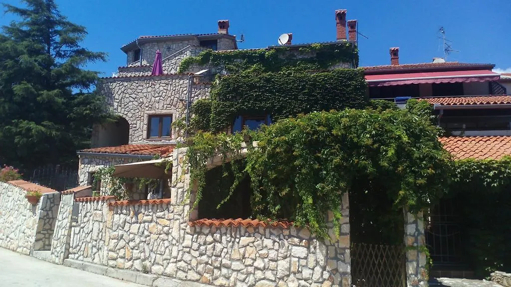 Collins Apartments Pula Kroatien